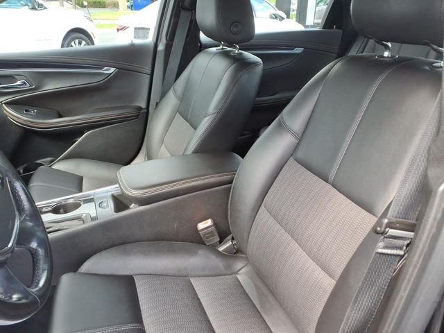 Used 2019 Black Chevrolet LT image 9