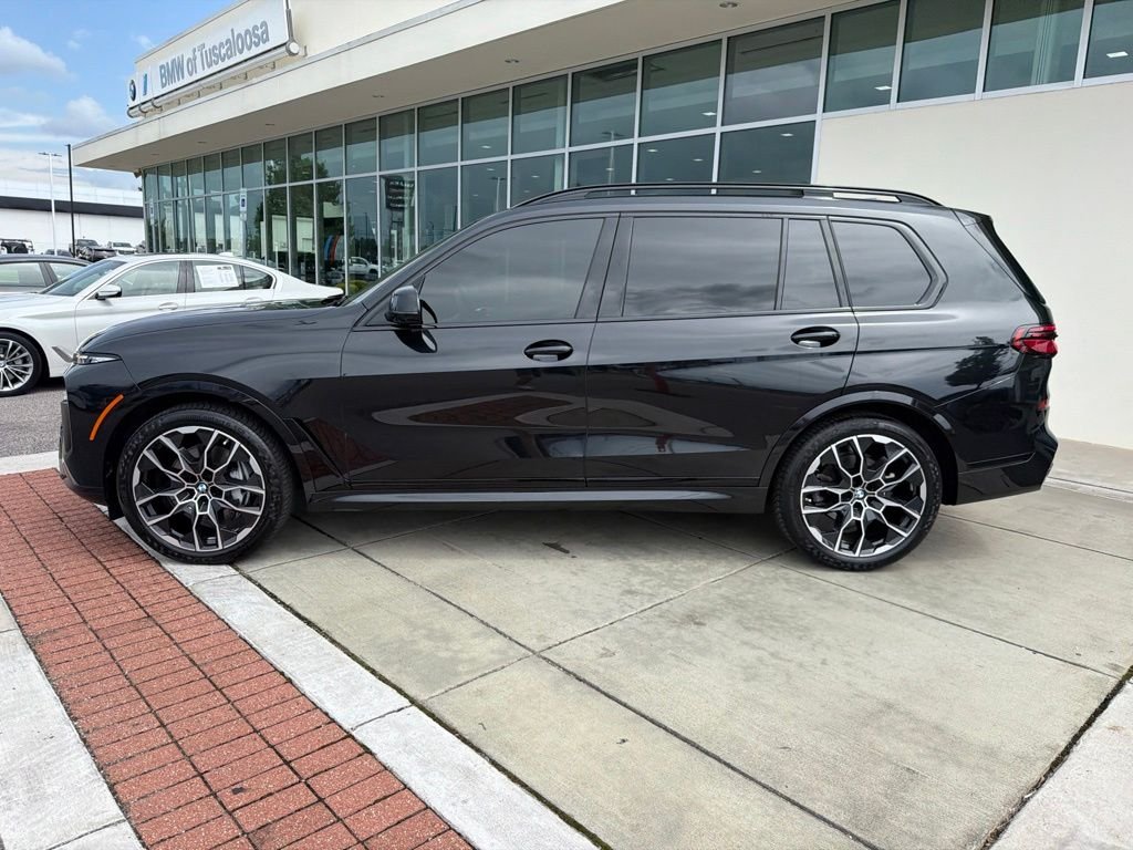 Used 2025 Black Sapphire Metallic BMW xDrive40i image 3