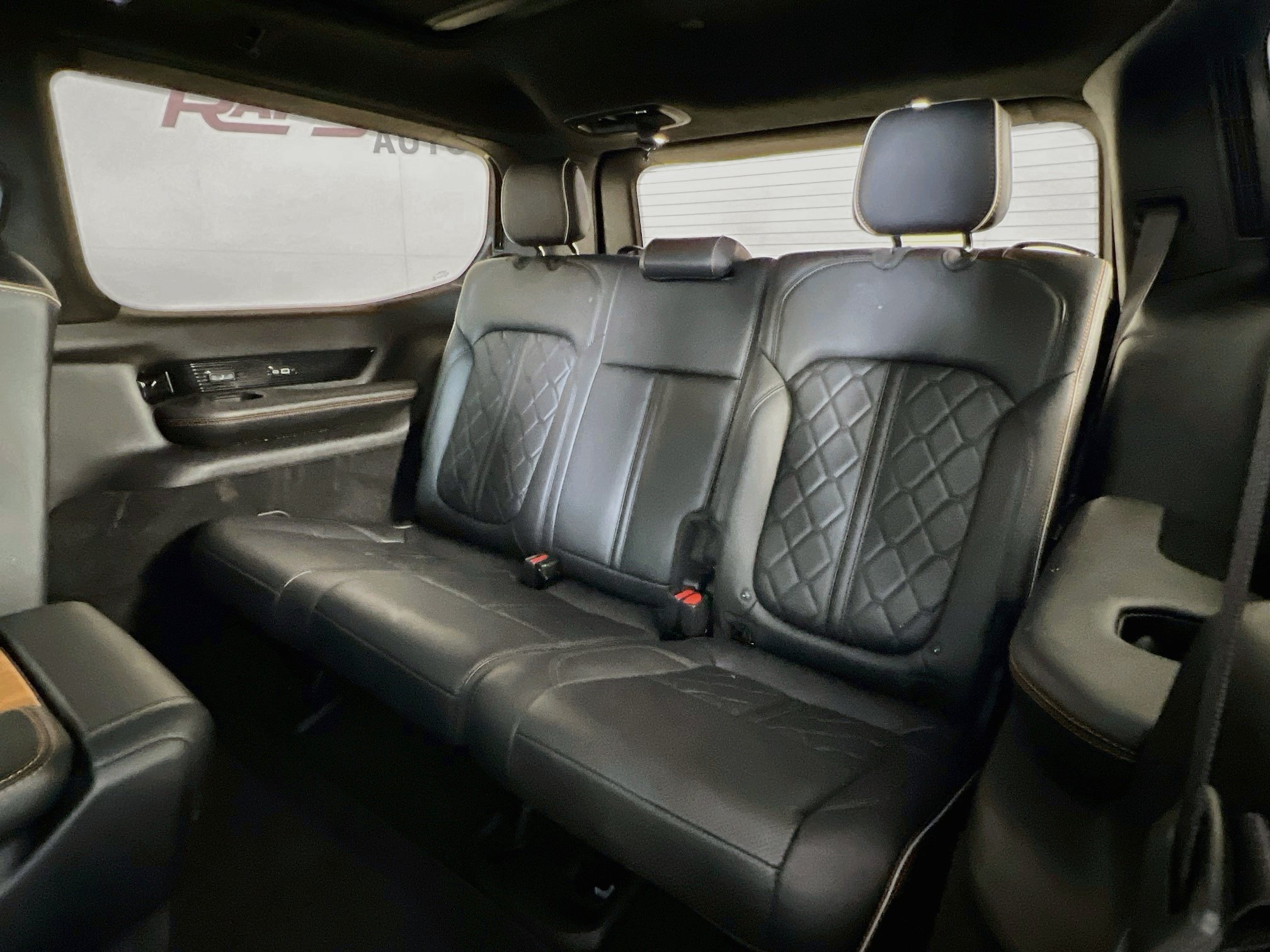 Used 2022 Diamond Black Crystal Pearlcoat Jeep SERIES III image 38