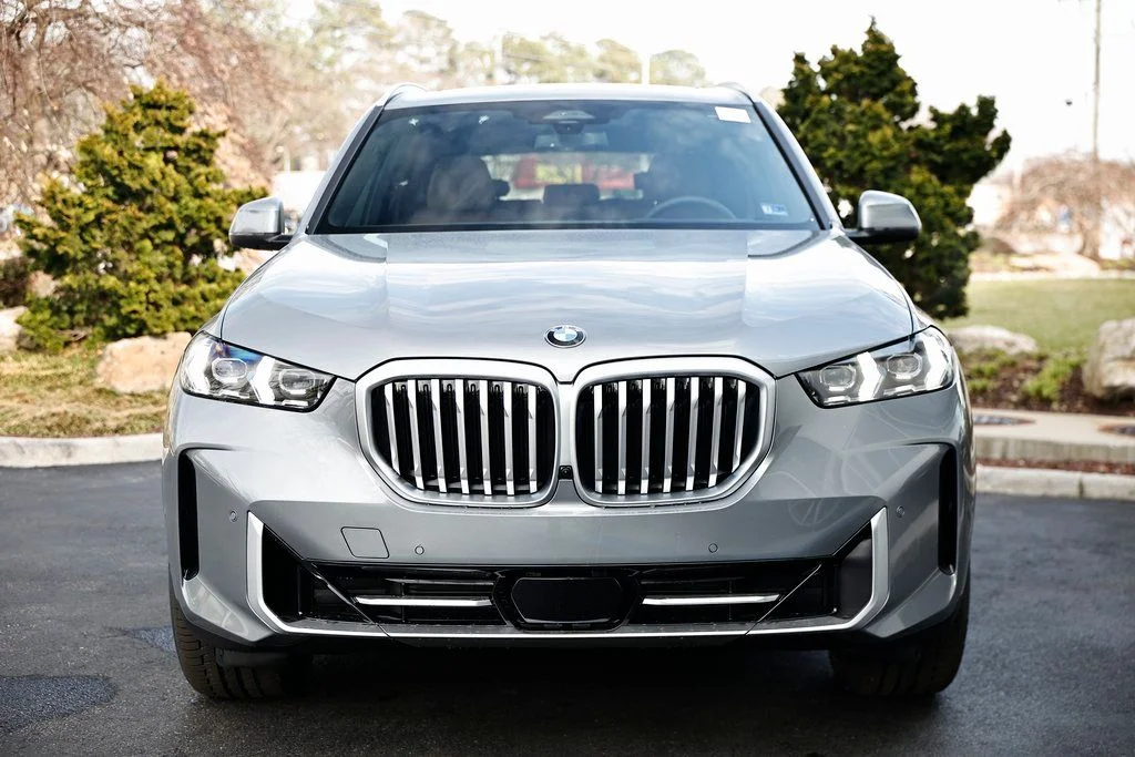 New 2026 Skyscraper Grey Metallic BMW xDrive40i image 13