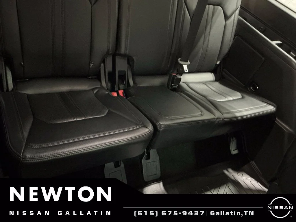 Used 2018 Magnetic Ford Limited image 25