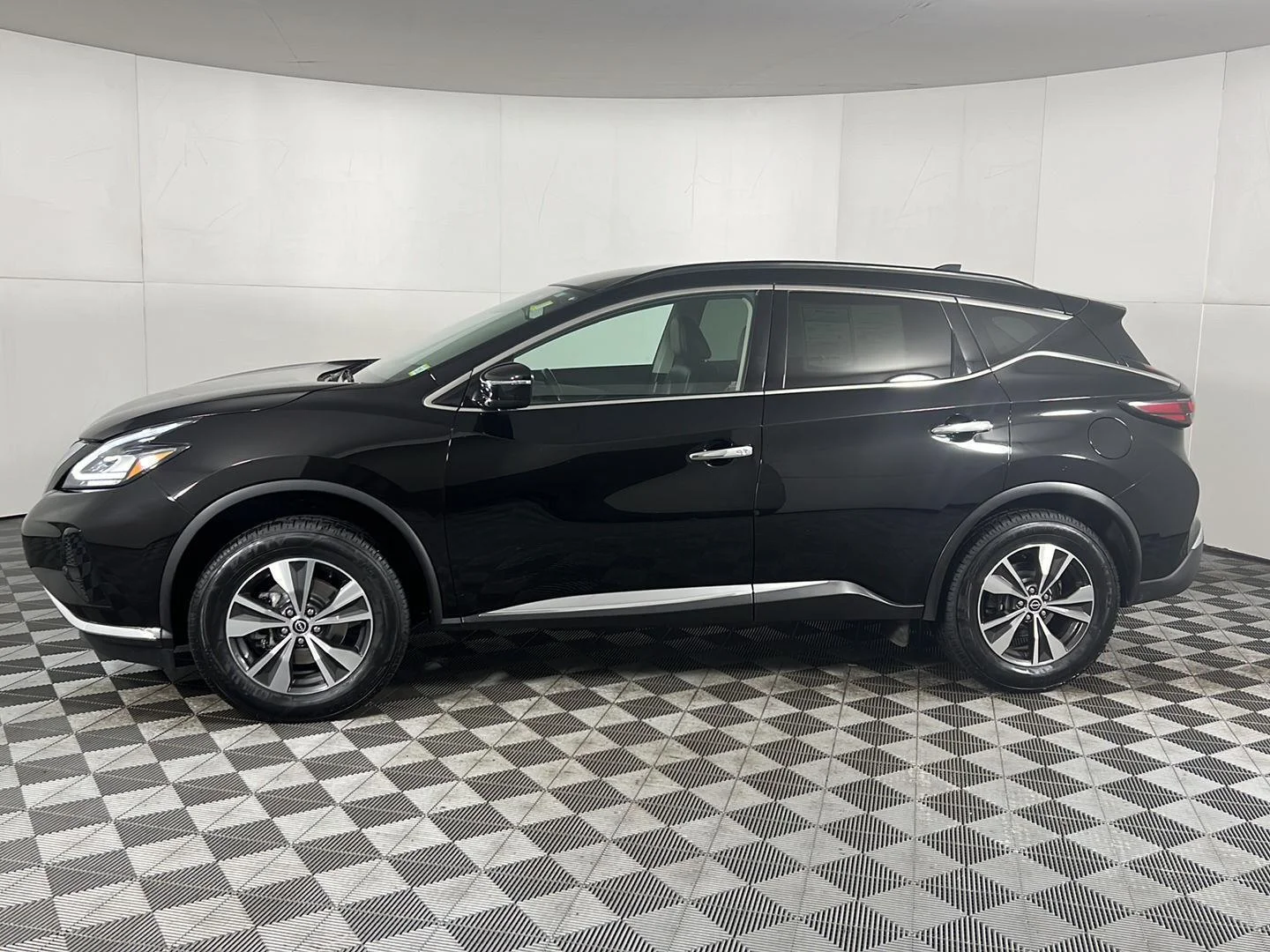 Used 2023 Super Black Nissan SV image 15