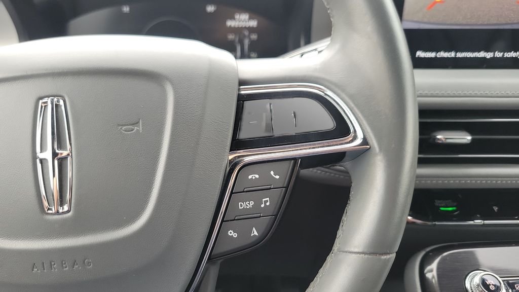 Used 2022 Gray Lincoln Reserve image 22