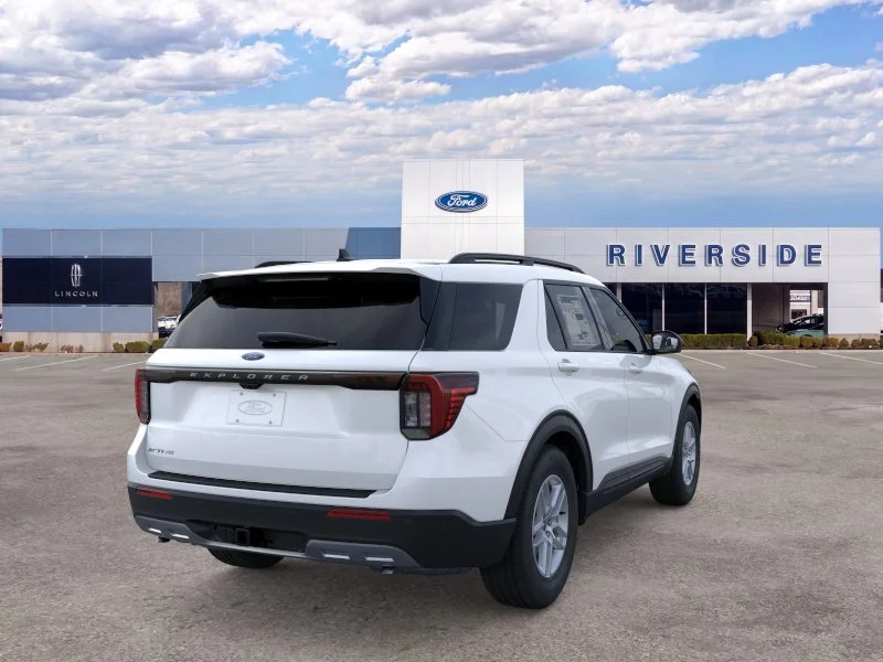 New 2026 Star White Metallic Tri-Coat Ford Active image 8