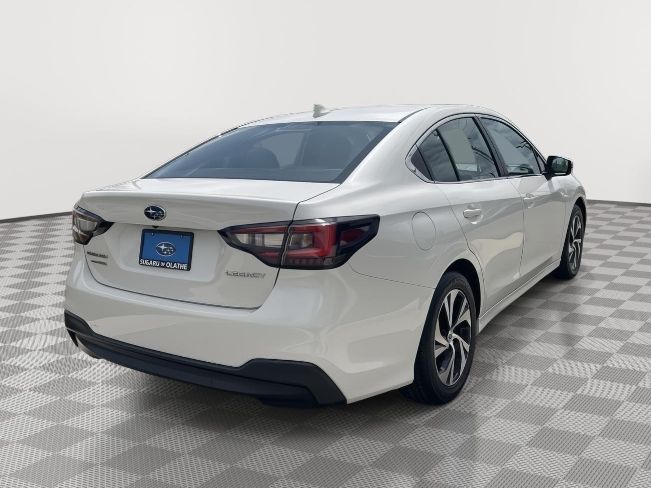 Used 2022 Crystal White Pearl Subaru Premium image 12