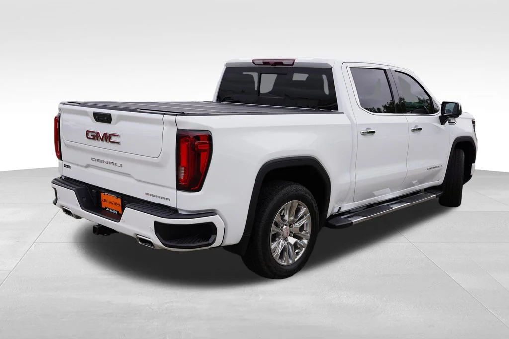 Used 2023 Summit White GMC Denali image 5