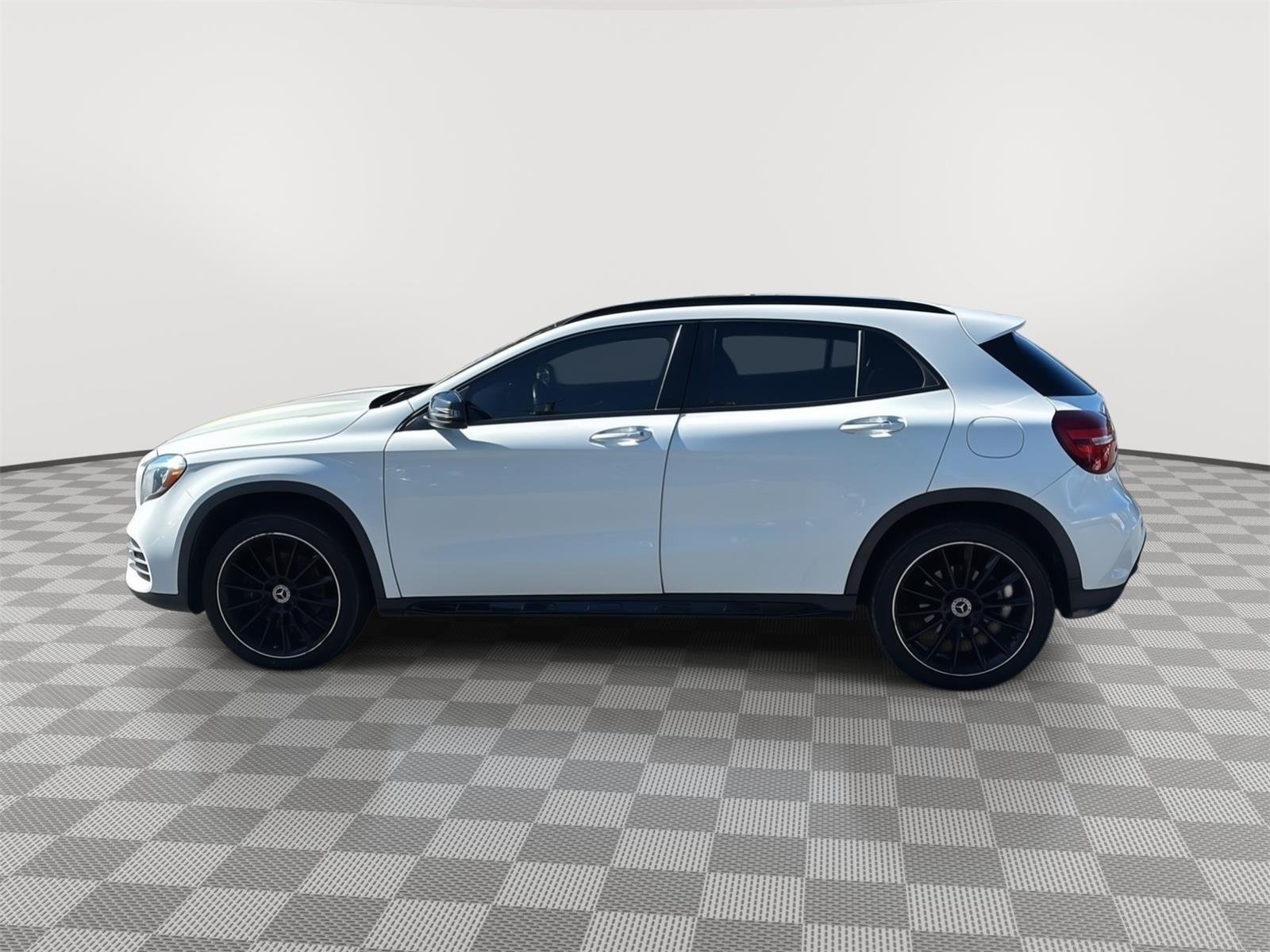 Used 2019 Polar White Mercedes-Benz GLA 250 image 8