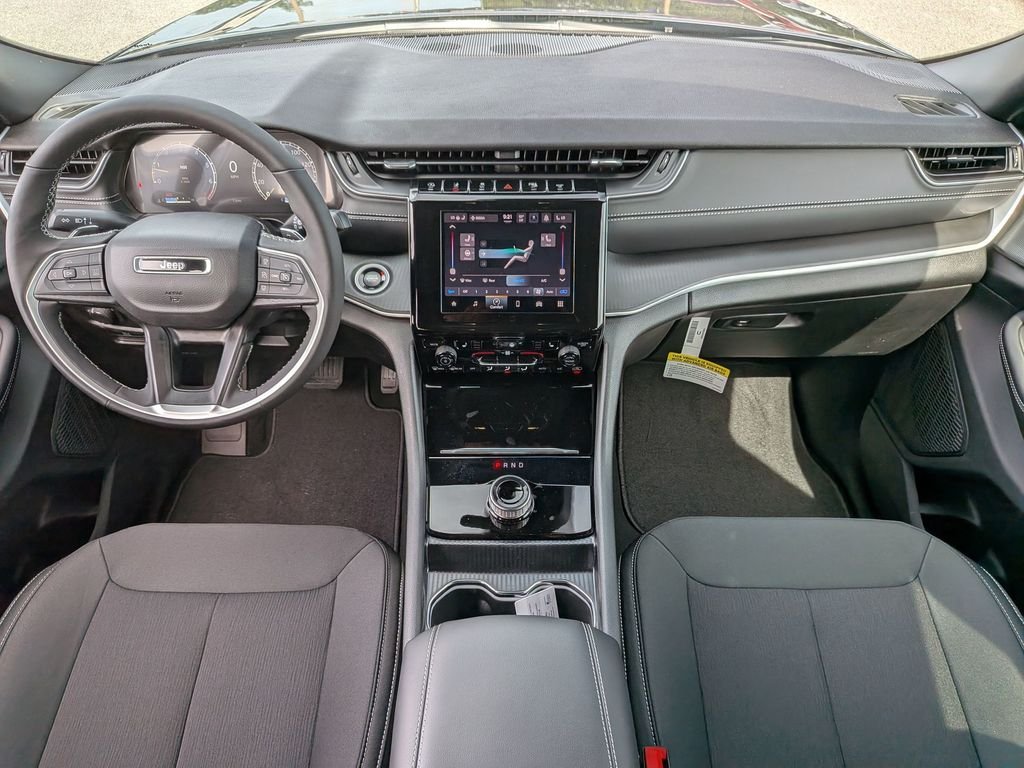 New 2026 Baltic Gray Metallic Clear-Coat Exterior Paint Jeep Laredo X image 24