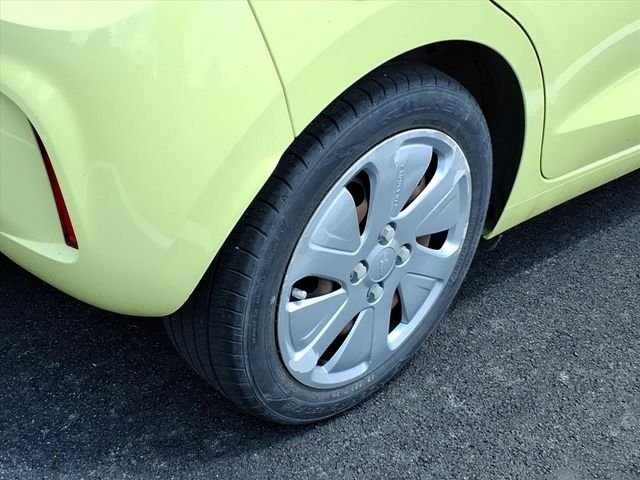 Used 2018 Gold Chevrolet LS image 20