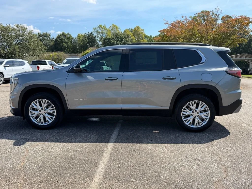 New 2026 Sterling Metallic GMC Elevation image 31