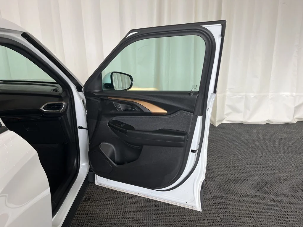 Used 2023 White Chevrolet ACTIV image 18
