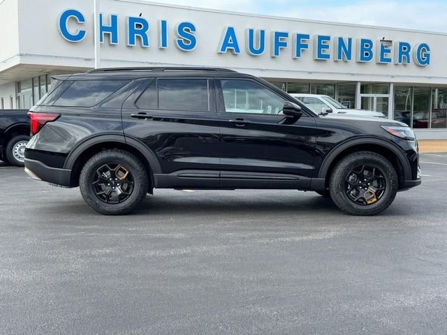 New 2026 Agate Black Metallic Ford Tremor image 1