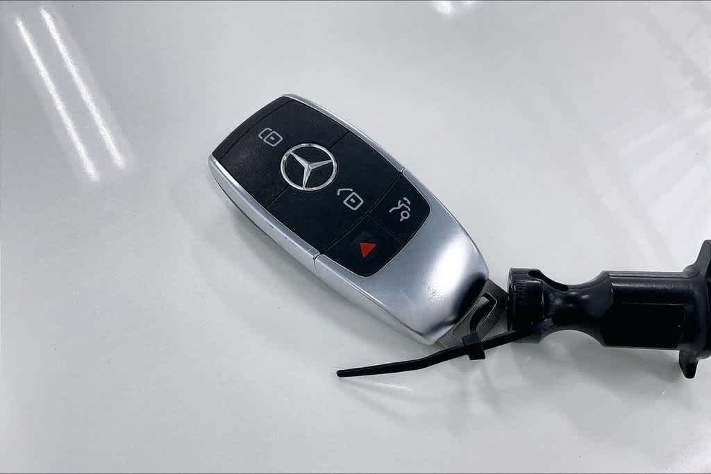 Certified Used 2022 MANUFAKTUR Diamond White Bright Mercedes-Benz GLS 450 image 13