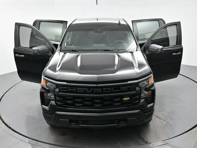Used 2023 BLACK Chevrolet Custom image 42