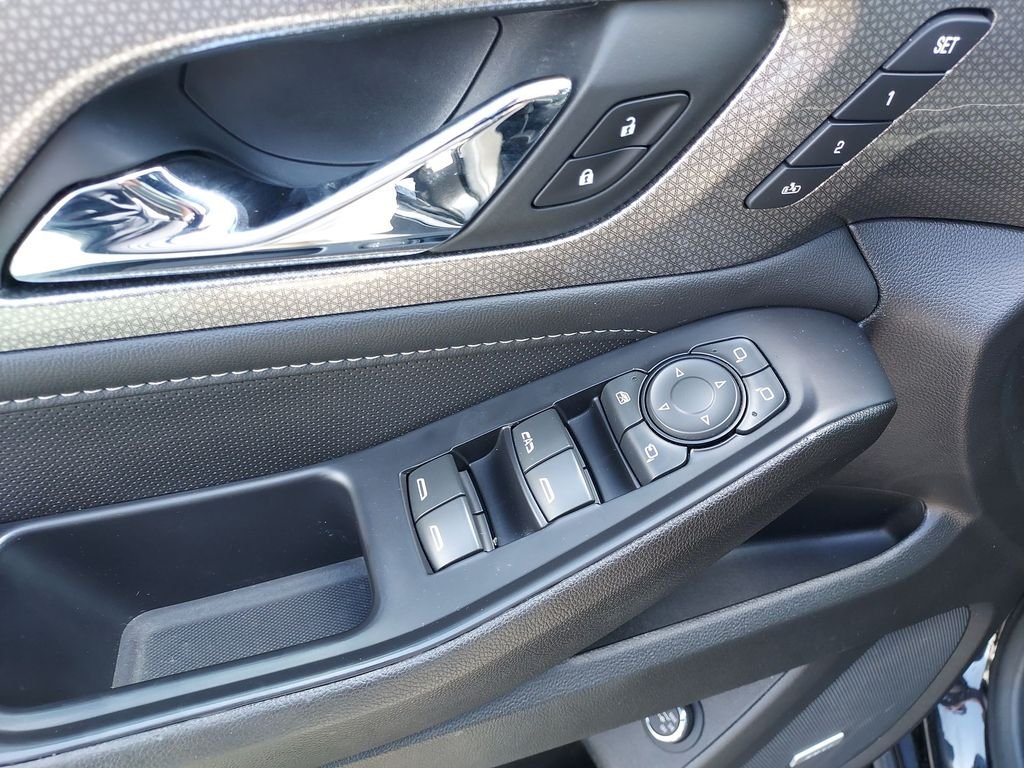 Used 2022 Black Chevrolet Premier image 19