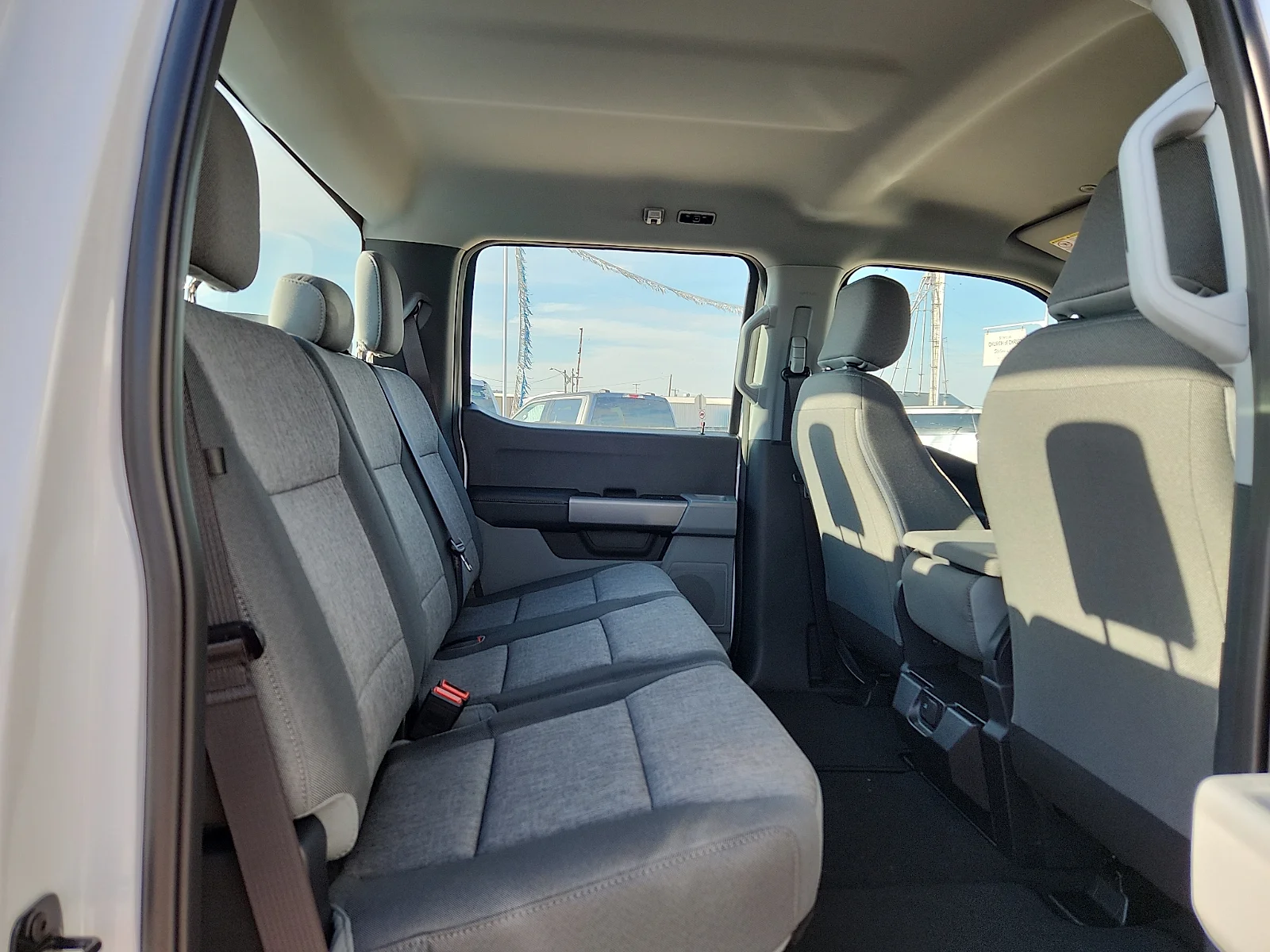 New 2027 Oxford White Ford XL image 19