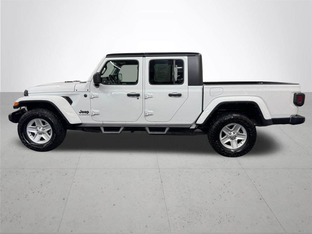 Used 2022 White Jeep Sport image 3