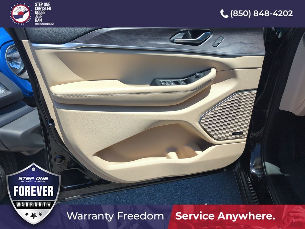 Used 2022 Black Jeep 4xe image 17