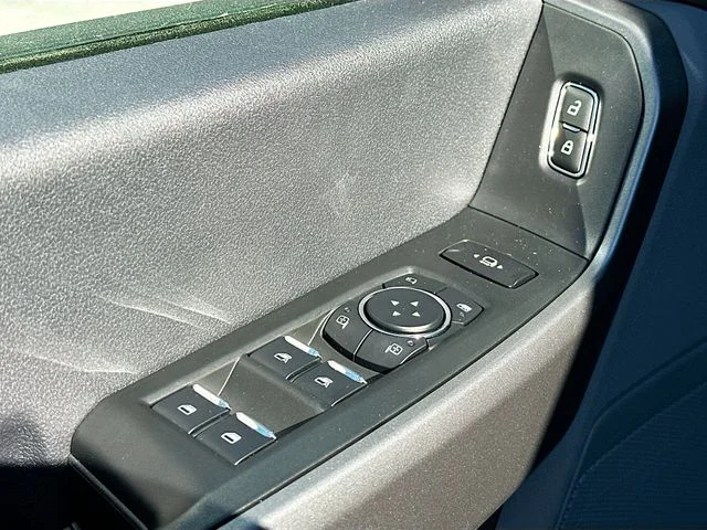 New 2026 Oxford White Ford XLT image 12