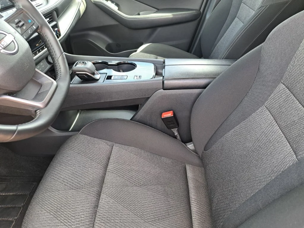Used 2025 Black Nissan SV image 18