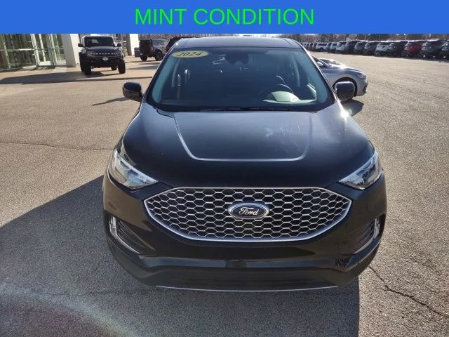 Used 2024 Black Metallic Ford SEL image 9