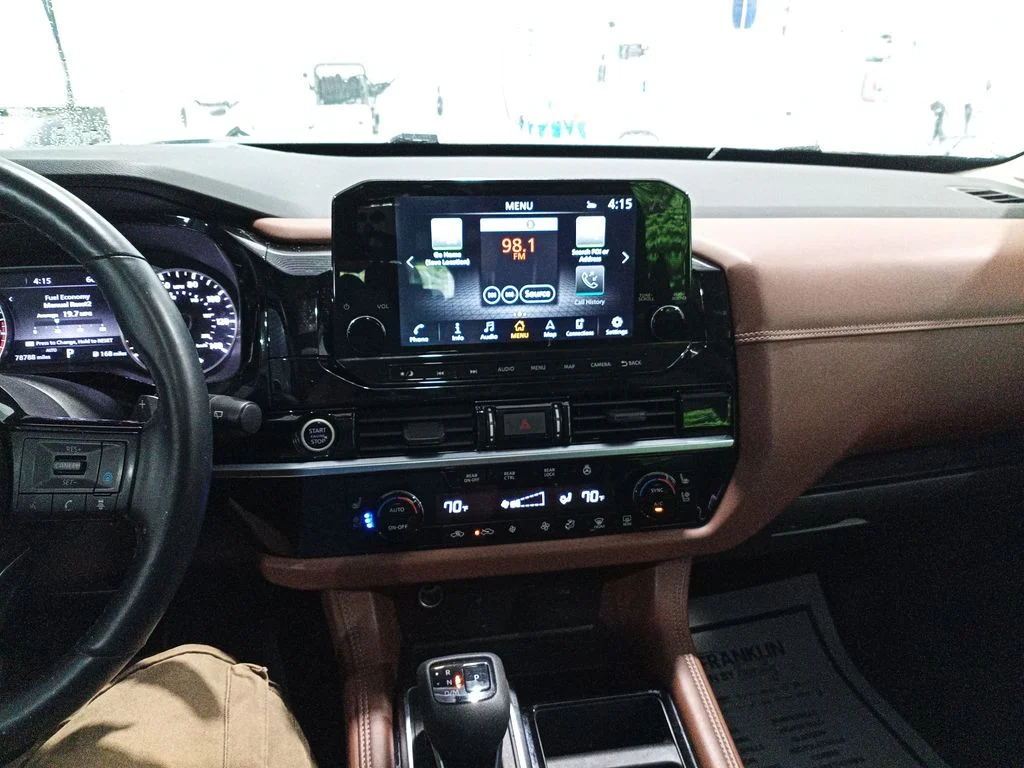 Used 2022 Black Nissan Platinum image 23