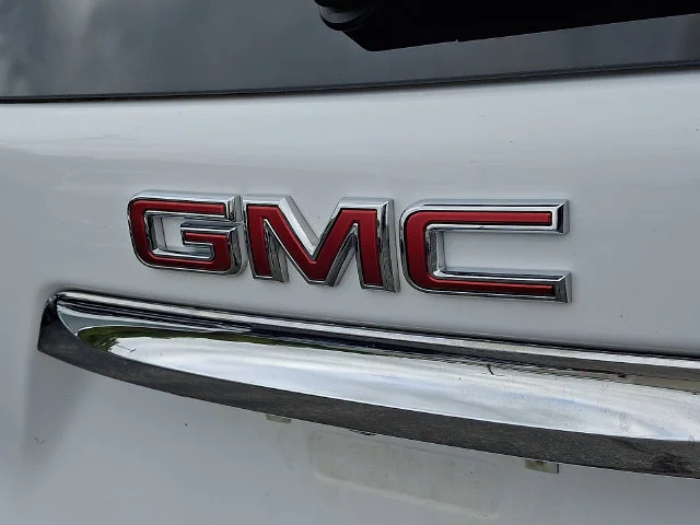 Used 2024 White GMC SLE image 28