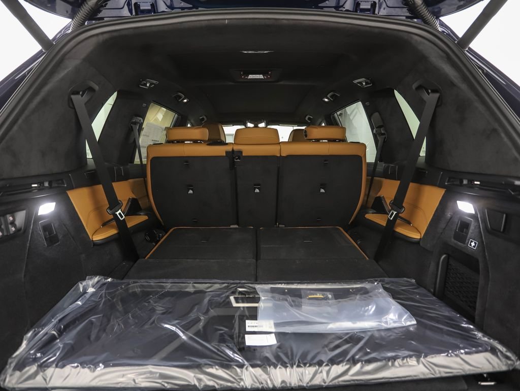 Used 2027 Blue BMW xDrive40i image 29