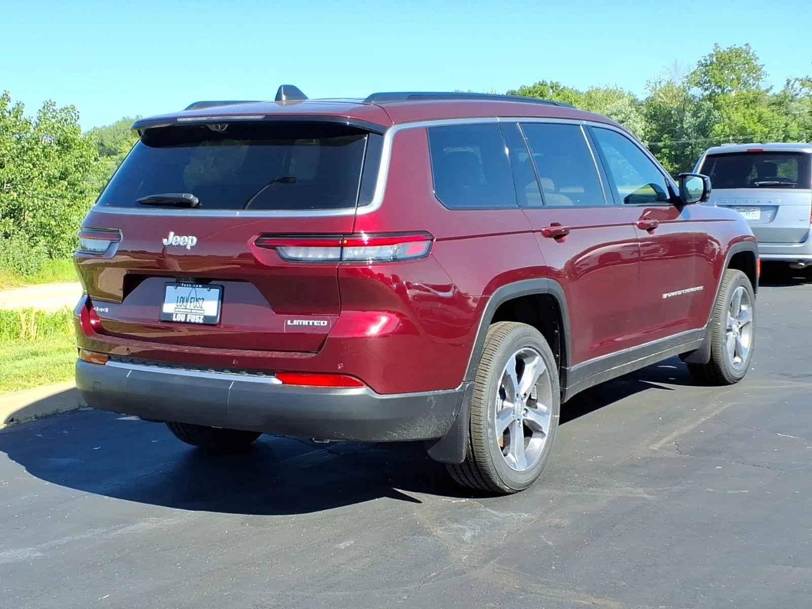 New 2026 VELVET RED PEARL COAT JEEP LIMITED 4X4 image 18