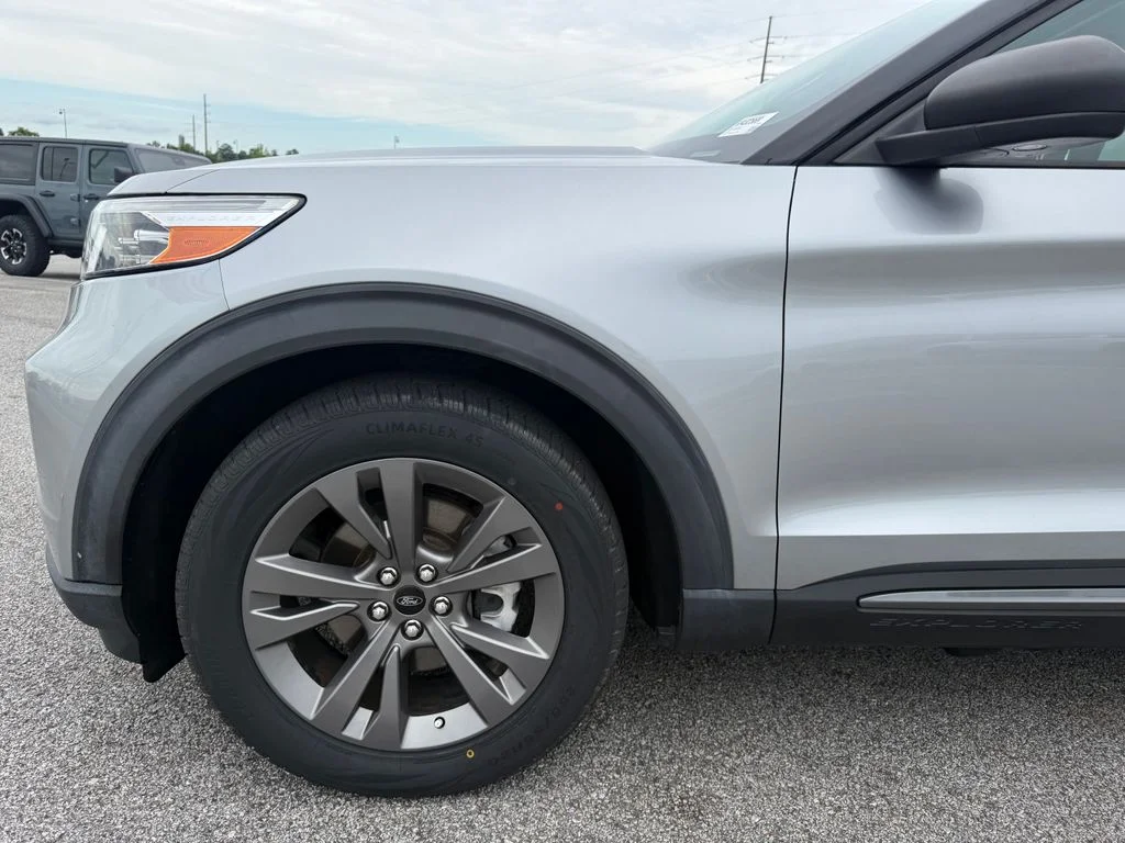 Used 2021 Silver Ford XLT image 21