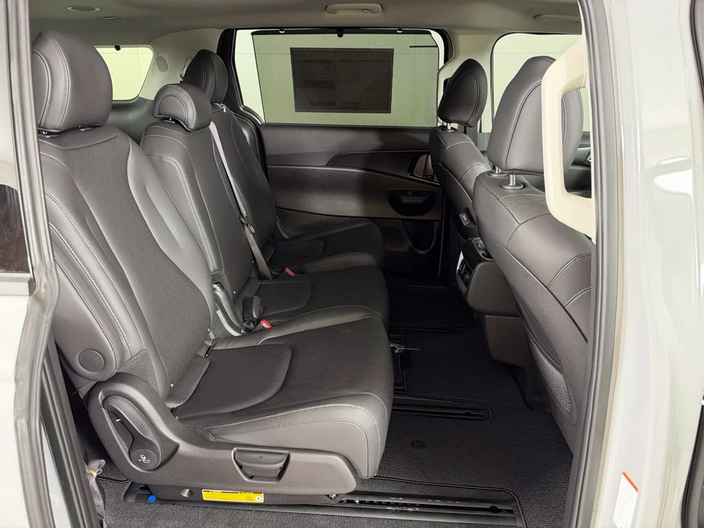 New 2027 Ceramic Silver Kia SX image 21