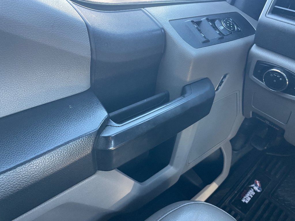 Used 2017 Oxford White Ford XL image 22