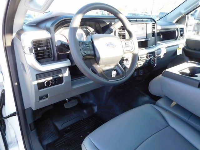 2024 Ford F-350 Super Duty Chassis Cab XL - Photo 42