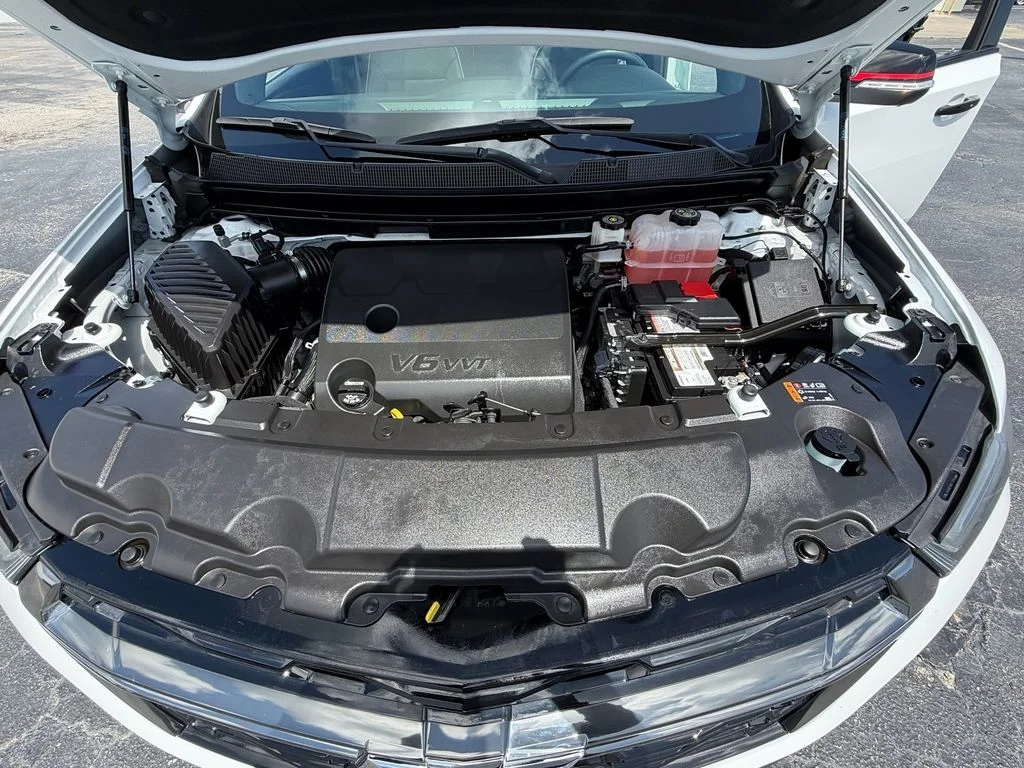 Used 2023 White Chevrolet Premier image 24