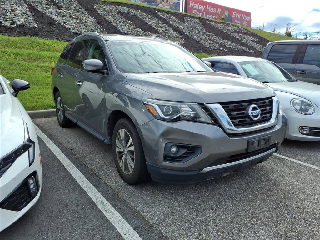 Used 2017 Gray Nissan SV image 2