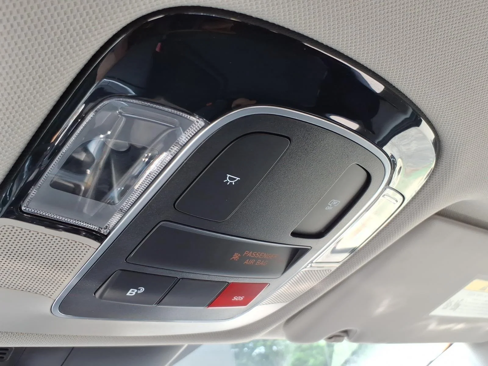 Used 2025 Hampton Gray Hyundai SE image 22