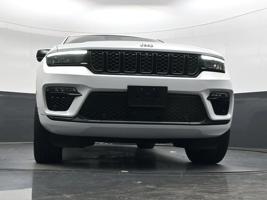 Used 2023 White Jeep Summit Reserve 4xe image 51