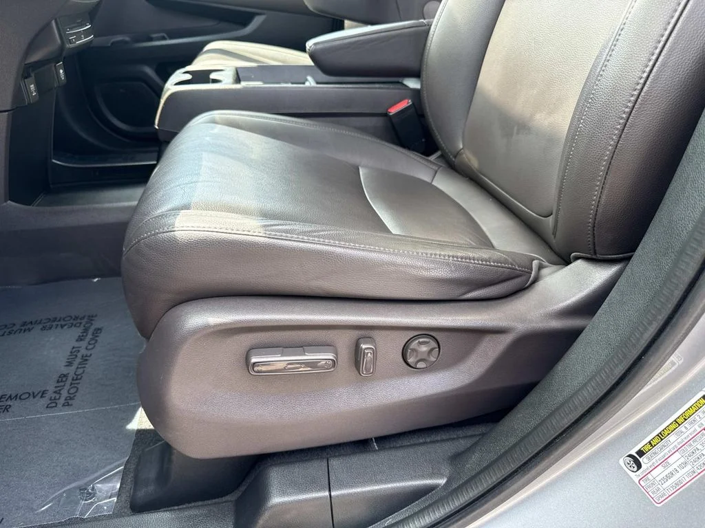 Used 2020  Honda EX-L image 23
