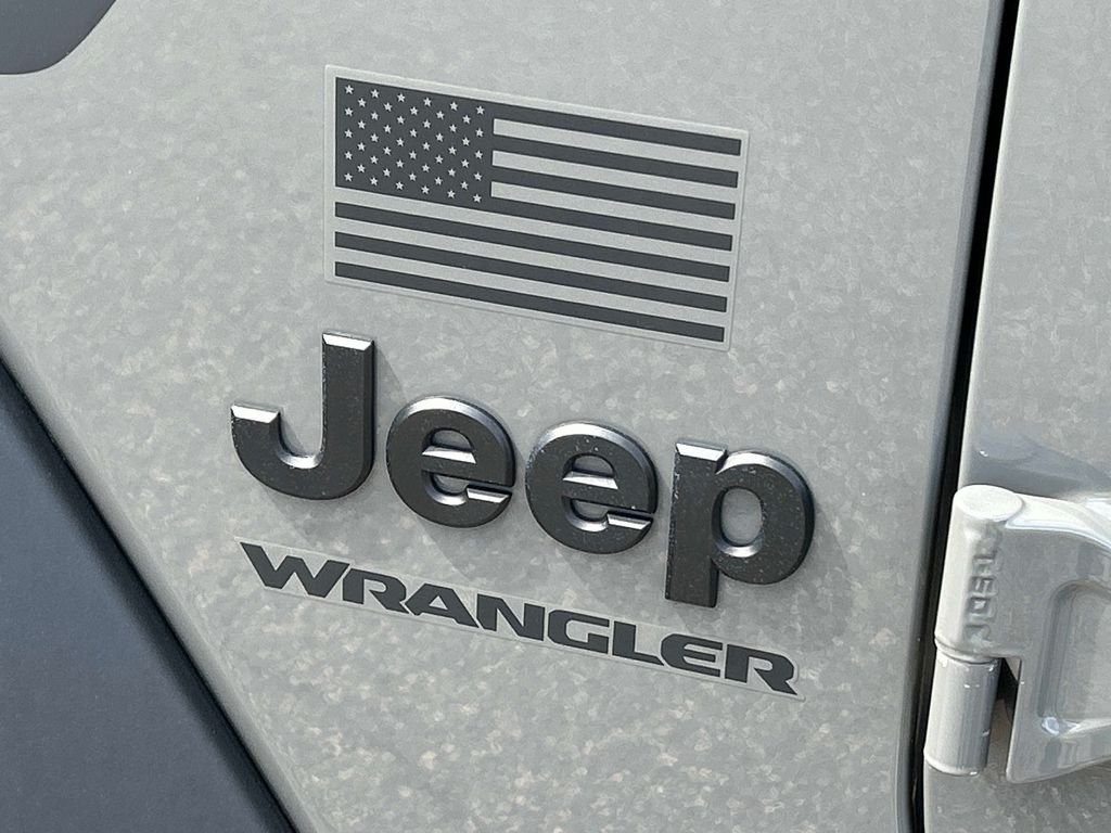 Used 2021 Gray Jeep Sport image 29