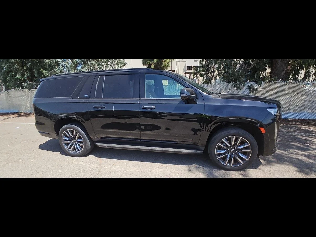 Used 2021 BLACK RAVEN Cadillac Sport image 18