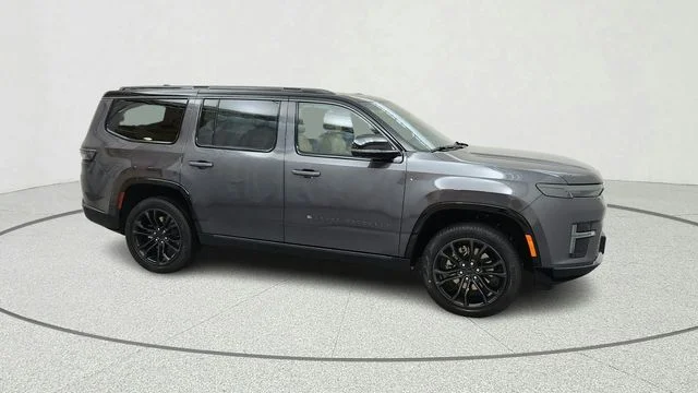 New 2026 Baltic-Gray Metallic Clear-Coat Exterior Paint Jeep Summit Reserve image 11