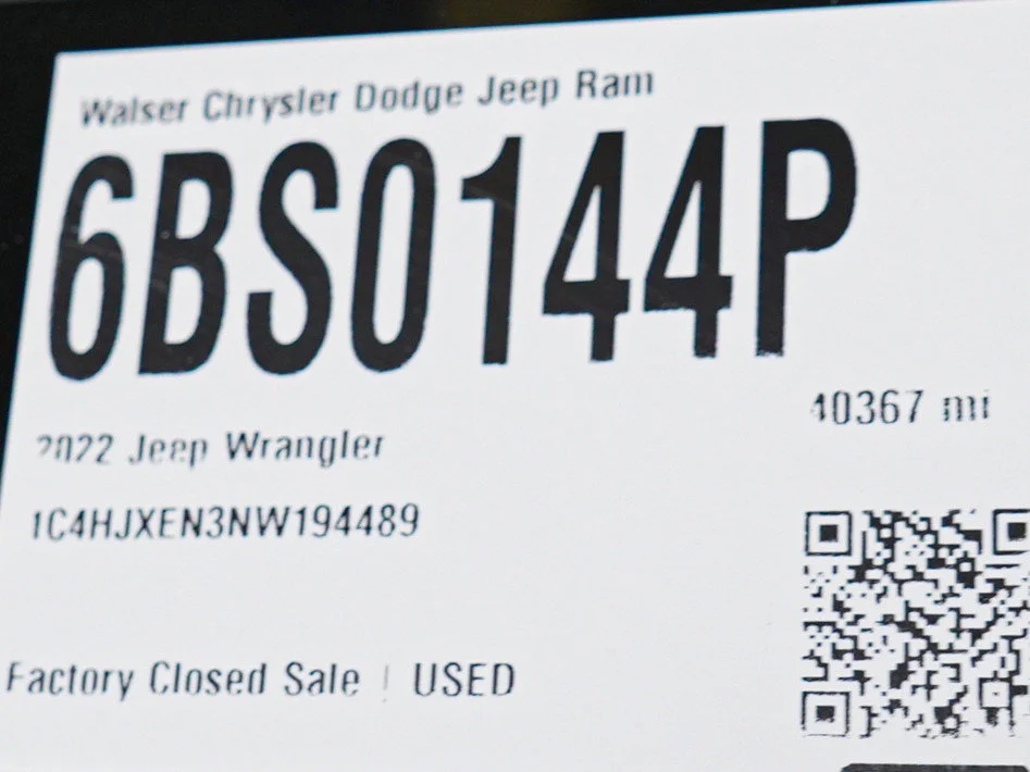 Used 2022 Granite Crystal Metallic Clearcoat Jeep Unlimited Sahara image 30