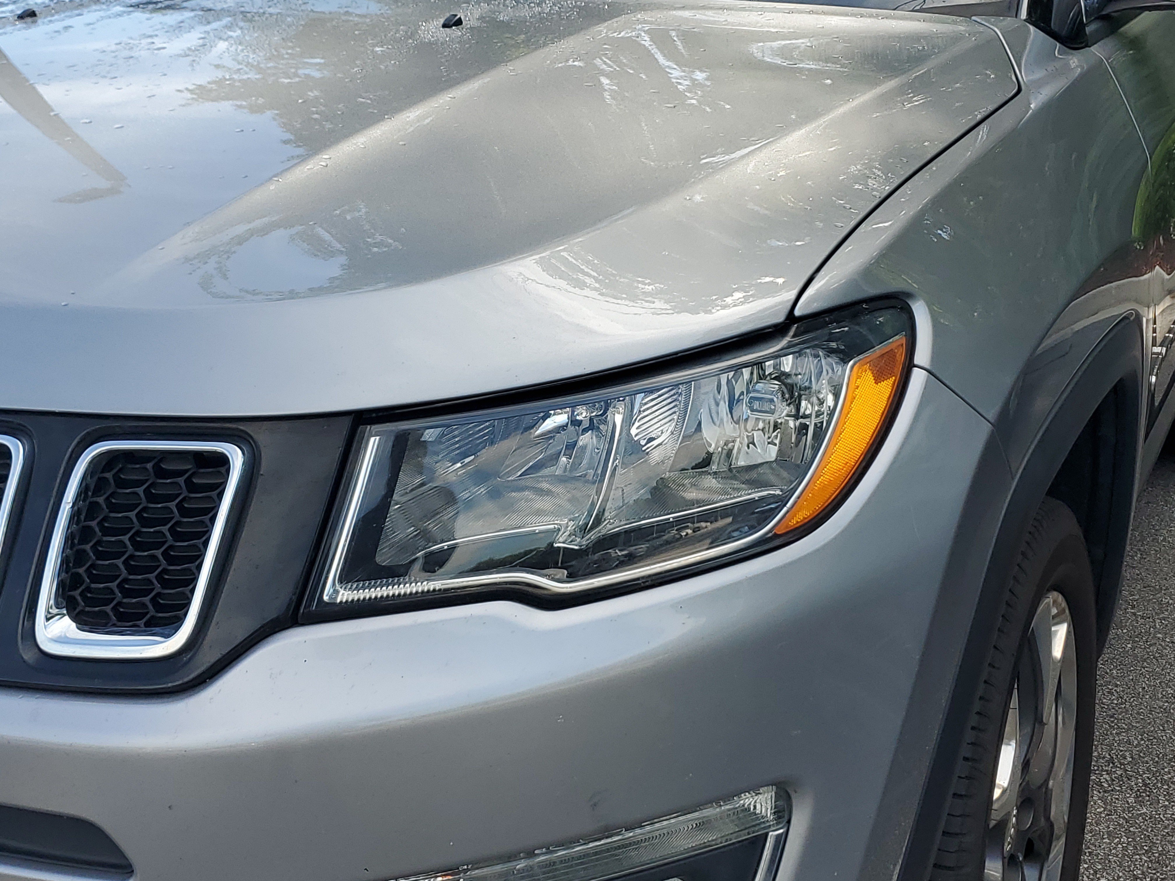 Used 2019 Silver Jeep Limited image 3