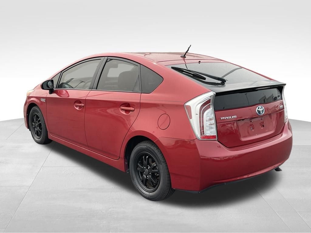 Used 2015 Barcelona Red Metallic Toyota One image 11
