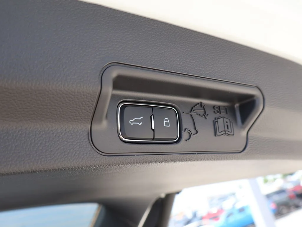 New 2026 Star White Metallic Tri-Coat Ford Tremor® image 17