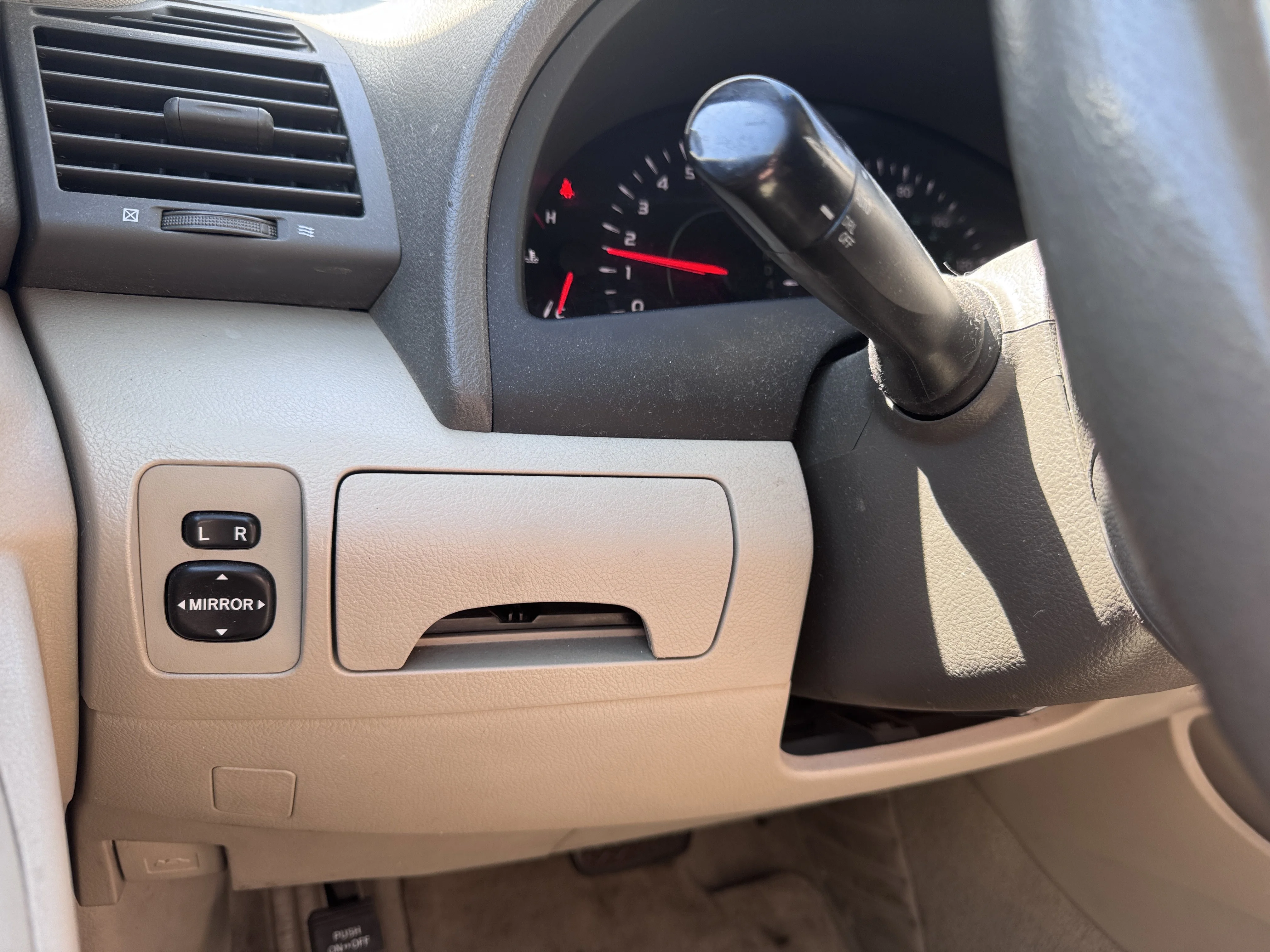 Used 2008  Toyota LE image 17