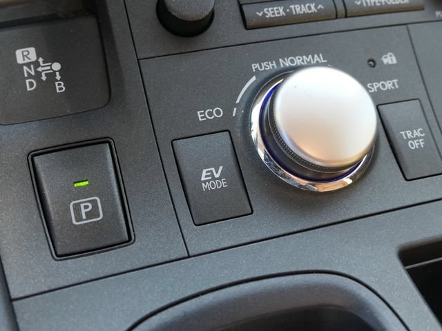 Used 2015  Lexus Hybrid image 22
