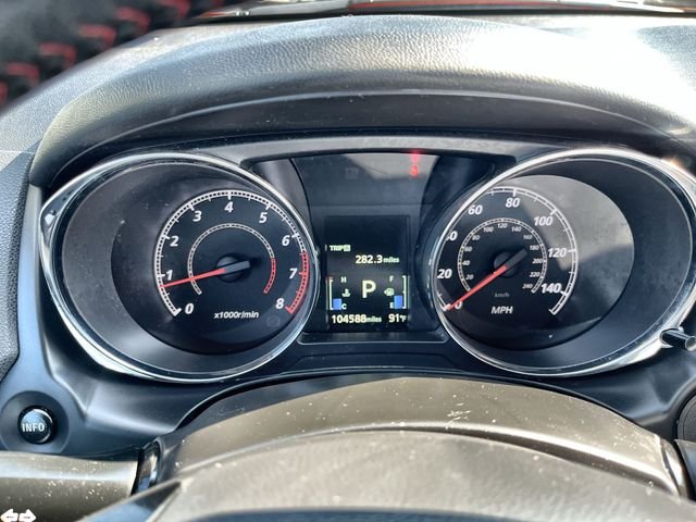 Used 2022  Mitsubishi  image 12