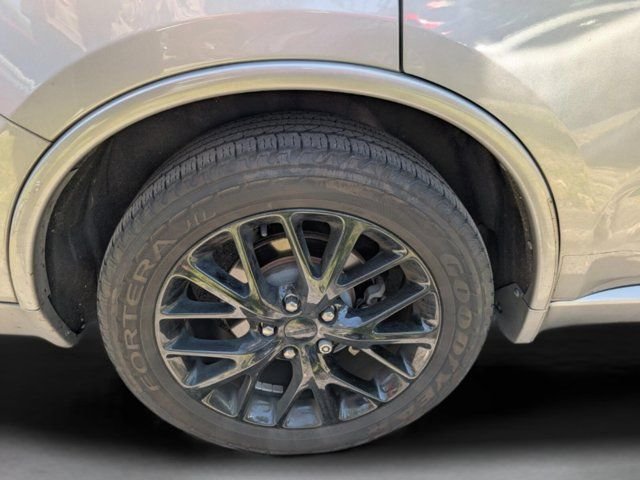 Used 2015 Silver Dodge SXT image 21