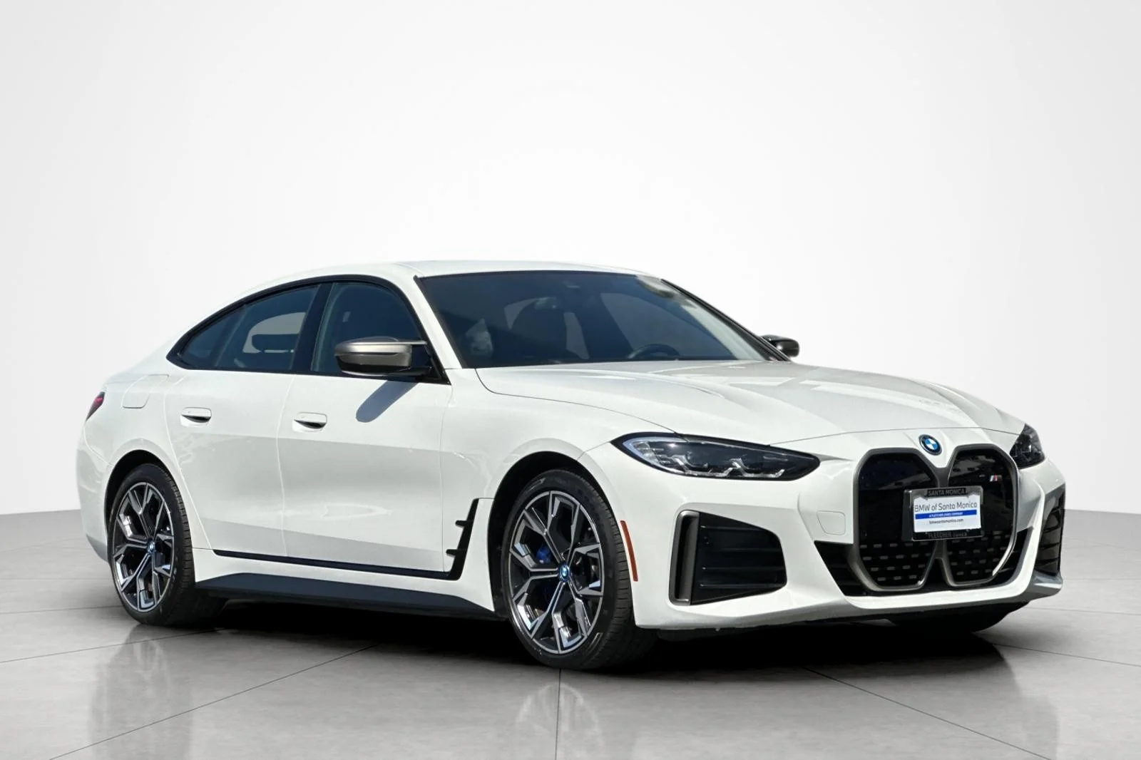 Used 2022 Alpine White BMW M50 image 7